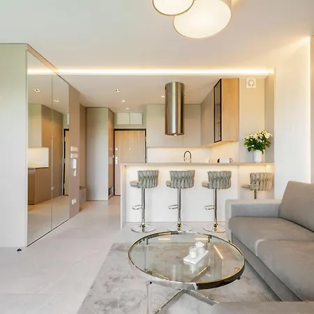 Lägenhet Sky Home- Pearl -manufaktura, Parking, Klimatyzacja, Dostep Na Kod