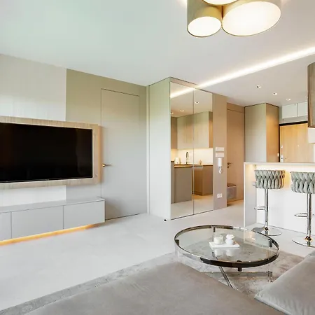 Sky Home- Pearl -manufaktura, Parking, Klimatyzacja, Dostep Na Kod Lägenhet